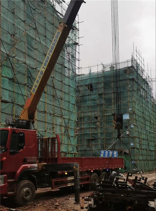 涉县“慢工细活”—— 吊车的 “微动控制” 技术