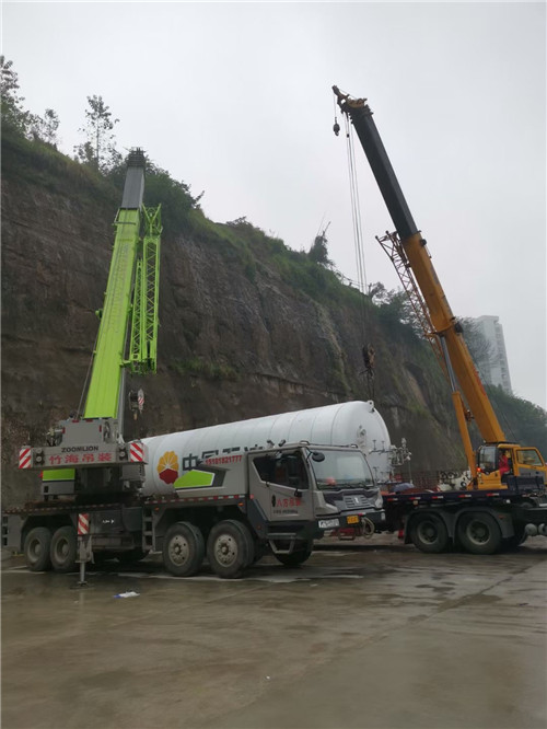 涉县“不怕风雨冻”—— 吊车的 “恶劣环境适应” 技术